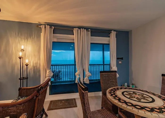 3bedroom Beachfront Condo-gulf View-on The Holiday home Clearwater Beach