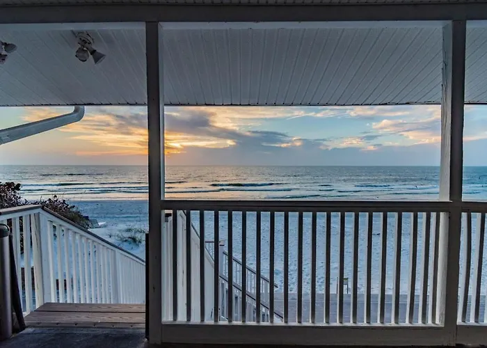 3bedroom Beachfront Condo-gulf View-on The Holiday home